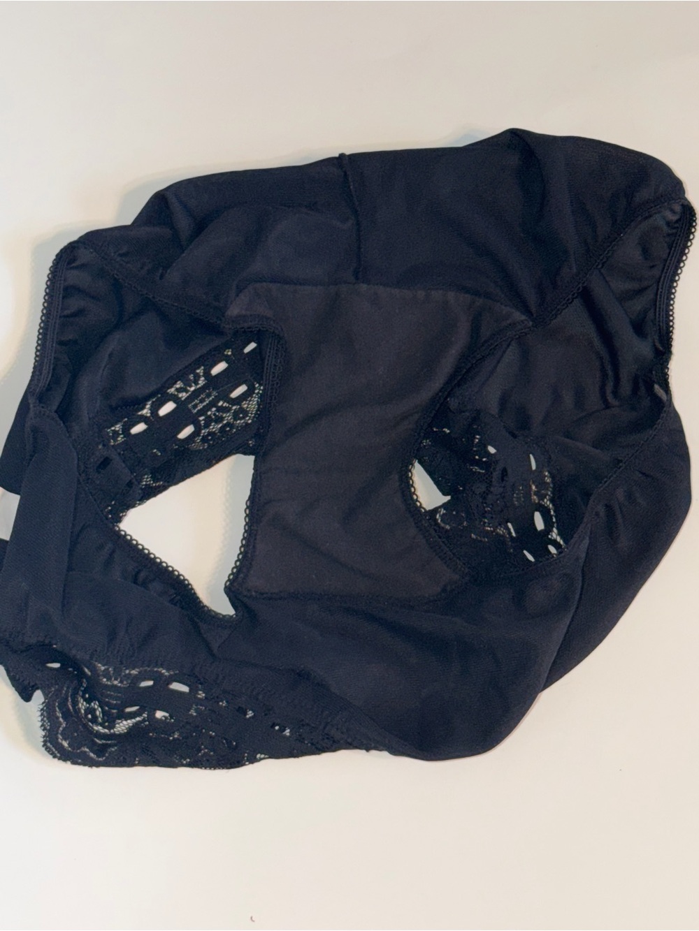 Vintage Olga Secret Hug Scoops Panties Wide Lace Nylon Sheer Black 63913 Sz 7/L - Picture 7 of 10